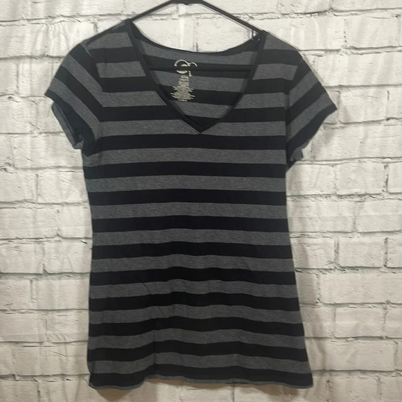 OP black/gray striped v-neck tee XL - Picture 1 of 3